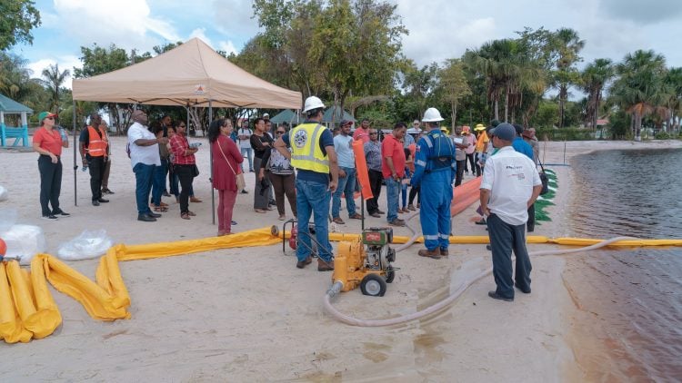 An oil spill briefing session (ExxonMobil photo)