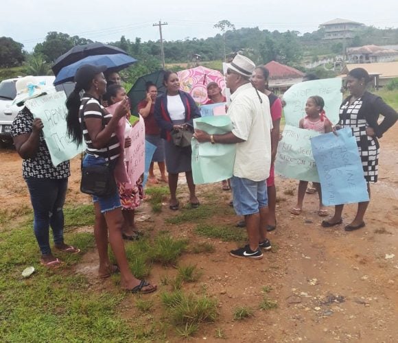 The group of residents who participated in the protest against the Port Kaituma Power and Light yesterday. 