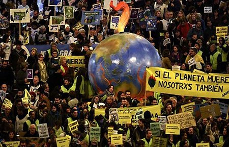 Thousands gather for climate change  protests in Madrid