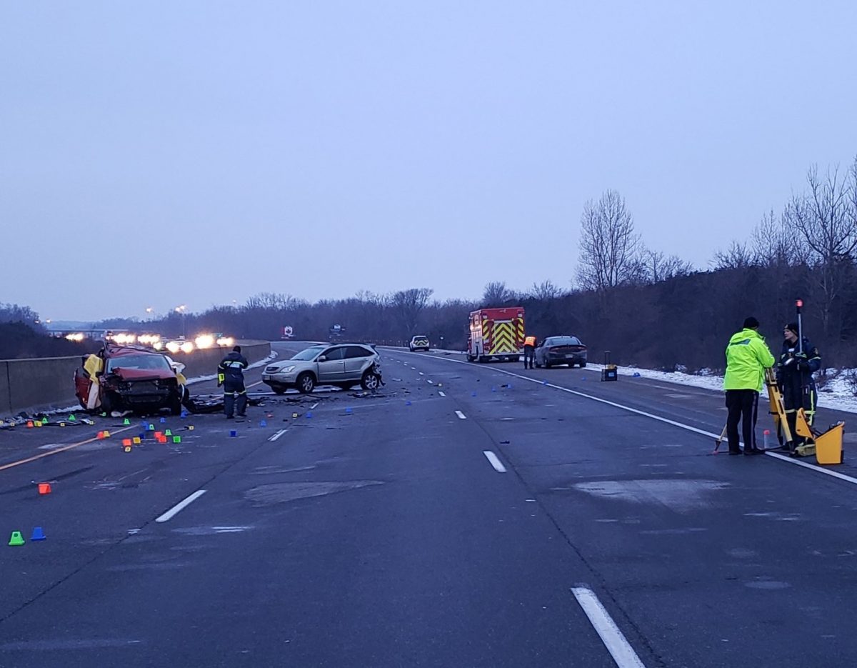 The scene of accident on Highway 401 near Cambridge, Ont.