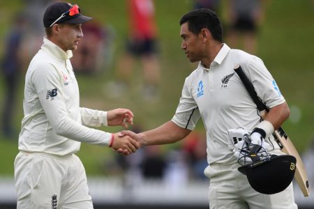 The two captains, Joe Root and Ross Taylor shake hands. (Reuters)