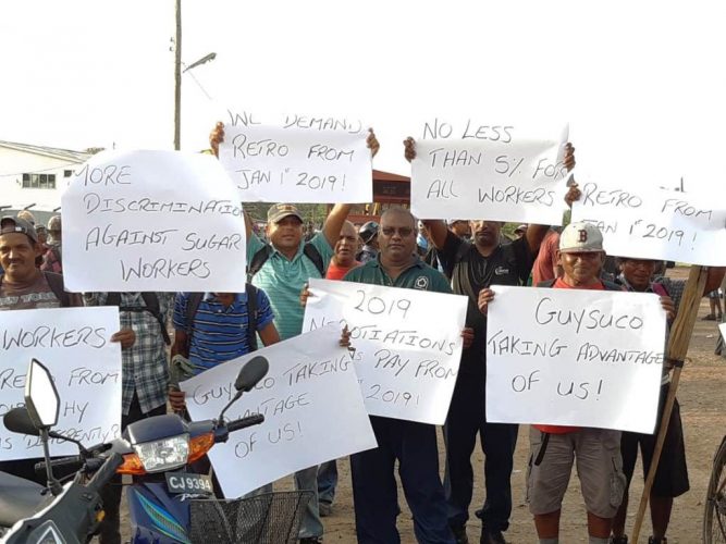 Picketers at Blairmont (GAWU photo)
