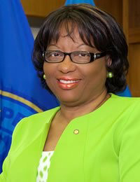 Dr Carissa Etienne