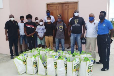 The Guyana Boxing Association (GBA) in collaboration with Seon Bristol of Briso Promotions presented 65 hampers to boxers and officials during the weekend.
