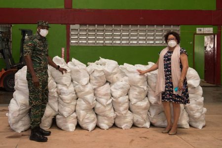 The Ministry of Indigenous People’s Affairs on Friday donated several food hampers to the Civil Defence Commission (CDC) to be distributed to the residents of Santa Rosa, in Region One (Barima-Waini) where a lockdown is being instituted due to rising COVID-19 cases. The Department of Public Information (DPI) said last evening that Minister within Ministry of Indigenous People’s Affairs Valerie Garrido-Lowe disclosed that the hampers will be provided to those vulnerable groups in the community, who will be unable to stockpile supplies. (DPI photo) 