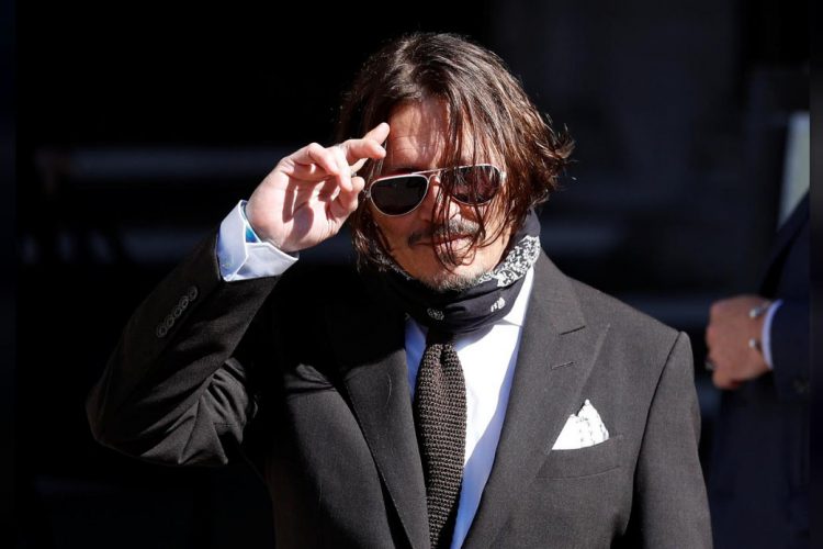 Actor Johnny Depp arrives at the High Court in London, Britain July 10, 2020 (REUTERS/Peter Nicholls photo)
