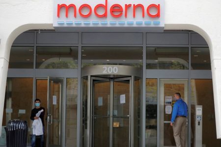 FILE PHOTO: A sign marks the headquarters of Moderna Therapeutics, which is developing a vaccine against the coronavirus disease (COVID-19), in Cambridge, Massachusetts, U.S., May 18, 2020.   REUTERS/Brian Snyder/File Photo