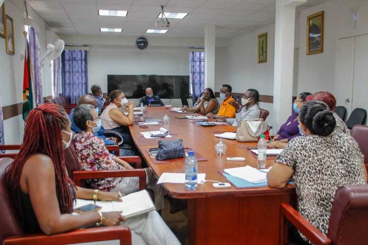 The two sides meeting today (Ministry of Education photo)