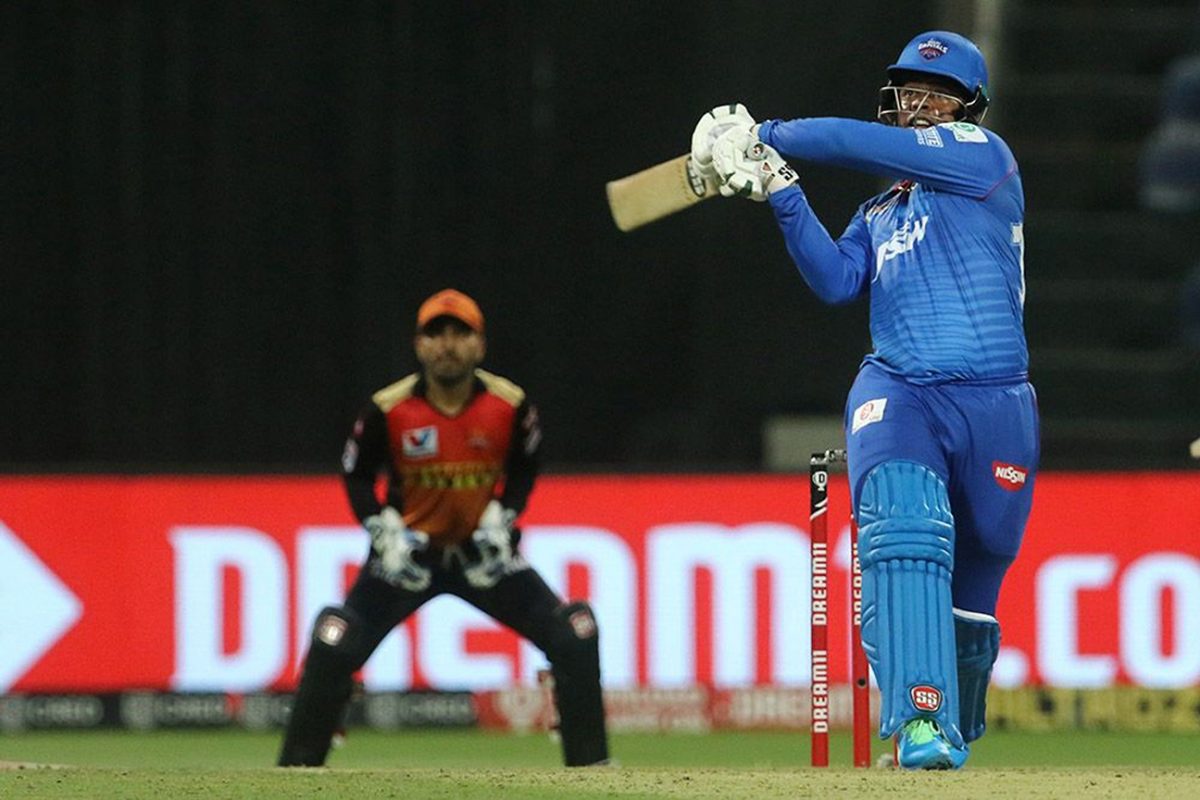 Guyana’s Shimron Hetymyer pulls a delivery for a boundary on the way to his unbeaten innings of 42 which helped Delhi Capitals defend a total of 189 in yesterday’s IPL Dream 11 Qualifier 2. (Photo courtesy IPL website)
