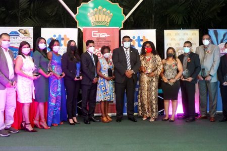 GMSA 2020 Awardees with President Mohammed Irfan Ali, Association President Shyan Noka, and other guests 