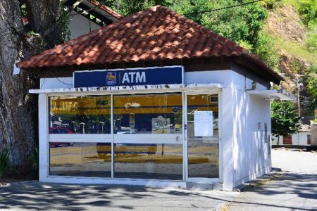 HEIST: The RBC Royal Bank automated teller machine at Rookery Nook, Maraval, which was broken into over the weekend. —Photo: ISHMAEL SALANDY