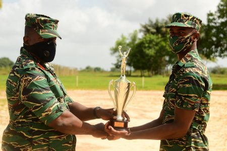 One of the recruits (right) receiving an award (GDF photo)