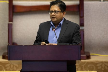 Ashni Singh speaking at the forum (Ministry of Finance photo)