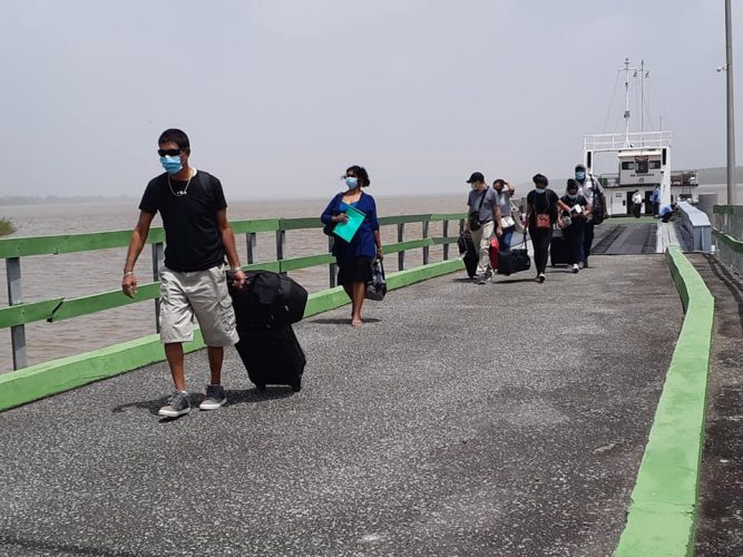 Passengers disembarking from the MB Sandaka today (Ministry of Public Works photo)