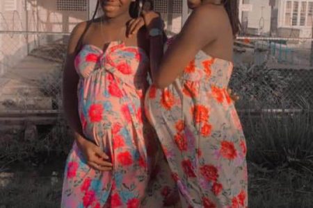 Amesha (left) and Amela (right) posing before giving birth. 