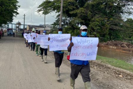 Some of the sugar workers protesting on Friday morning (GAWU photo)
