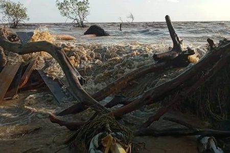 Water overtopping the Zeelandia sea defence (CDC photo)