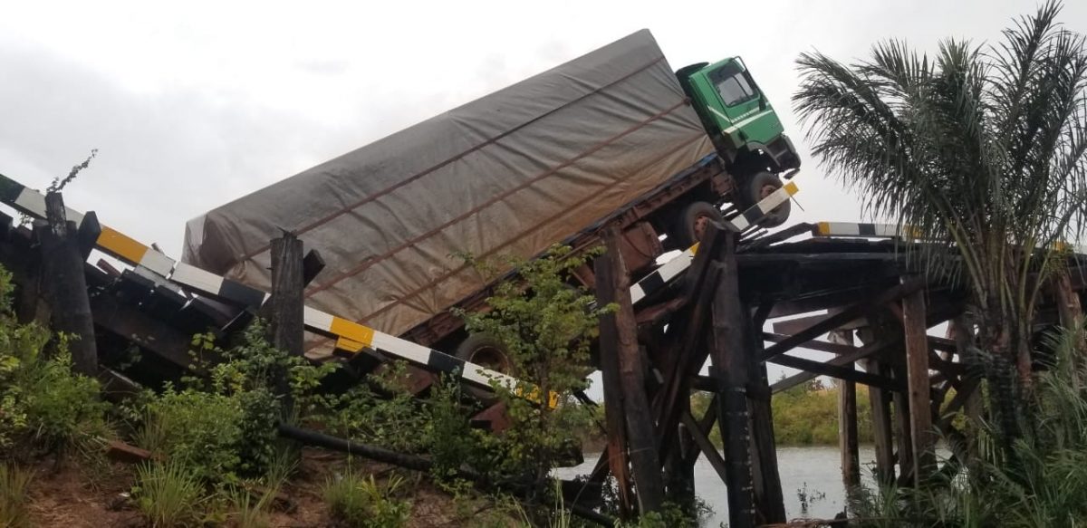 The collapsed section of the bridge. (Lethem Town Council photo)