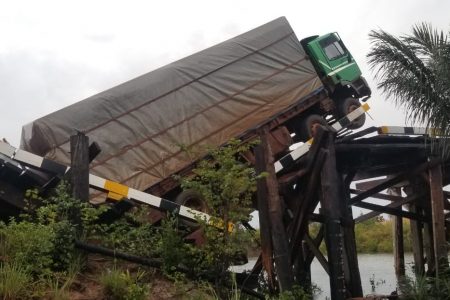 The collapsed section of the bridge. (Lethem Town Council photo)