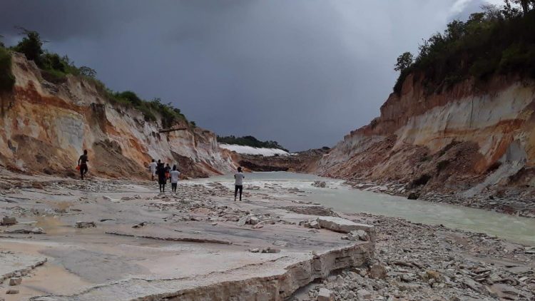 Residents of Three Friends and Maria Elizabeth follow the water trail to find the source of the breach which devastated their communities on Thursday 