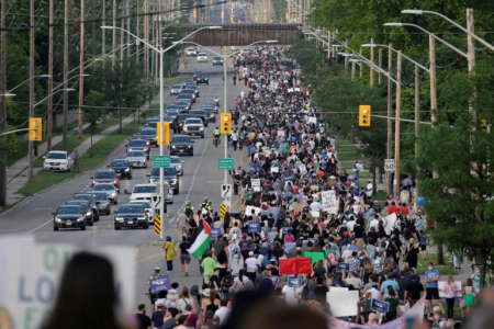 The march (Reuters photo)