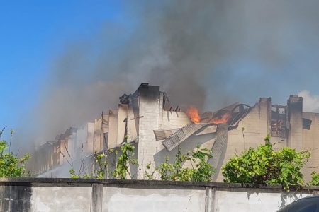 The North Ruimveldt Multilateral School building on fire