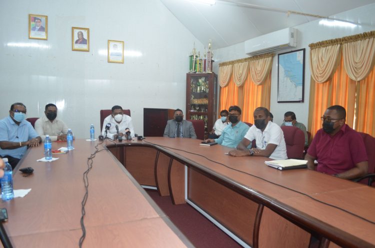 Georgetown Mayor and City Council officials and a delegation of government ministers yesterday after a meeting at the Ministry of Agriculture’s boardroom. (Photo by Orlando Charles)
