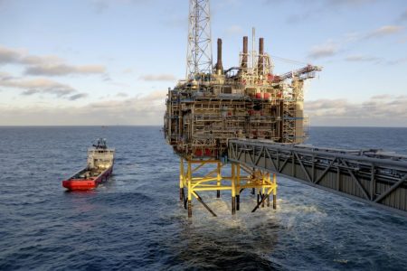 FILE PHOTO: Oil and gas company Statoil gas processing and CO2 removal platform Sleipner T is pictured in the offshore near the Stavanger, Norway, February 11, 2016.  REUTERS/Nerijus Adomaitis/File Photo