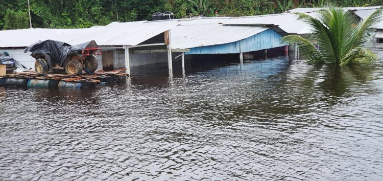 The height of the  water in the Middle Mazaruni