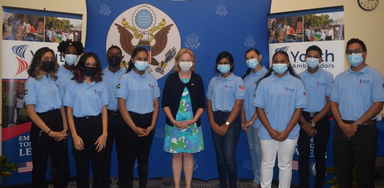 US Ambassador Sarah-Ann Lynch (centre) with the youth ambassadors (US Embassy photo)