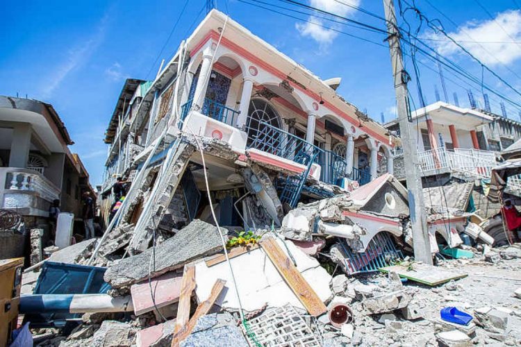 Homes destroyed in the earthquake (Reuters/Ralph Tedy Erol photo)