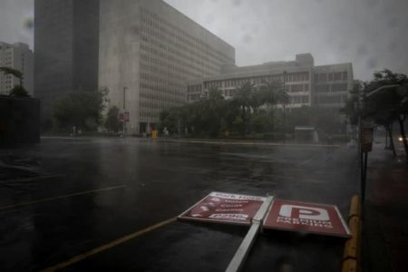 A parking sign lies in the street as Hurricane Ida makes landfall in Louisiana, in New Orleans (Reuters photo)