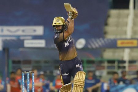 Rahul Tripathi on the charge against Mumbai Indians during his unbeaten 74 in the 2021 IPL in Abu Dhabi