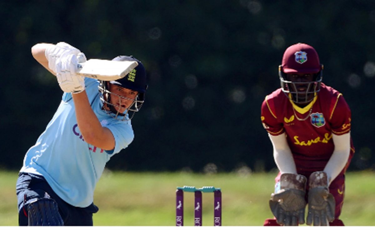 Left-hander Jacob Bethell top-scored with an aggressive half-century.
