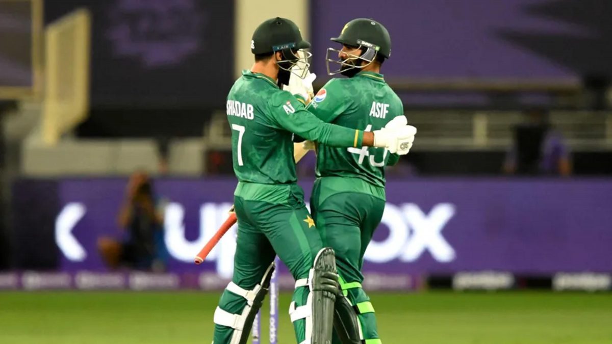 Asif Ali is being congratulated by Shadab Khan after his blistering knock of 25 runs from  a mere seven balls saw Pakistan overhaul Afghanistan’s target.
