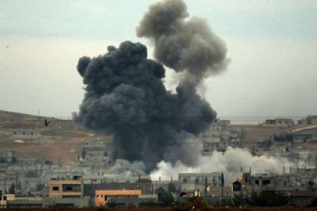 Smoke rises following an airstrike by the U.S.-led coalition in Kobani, Syria(Photo: AP)