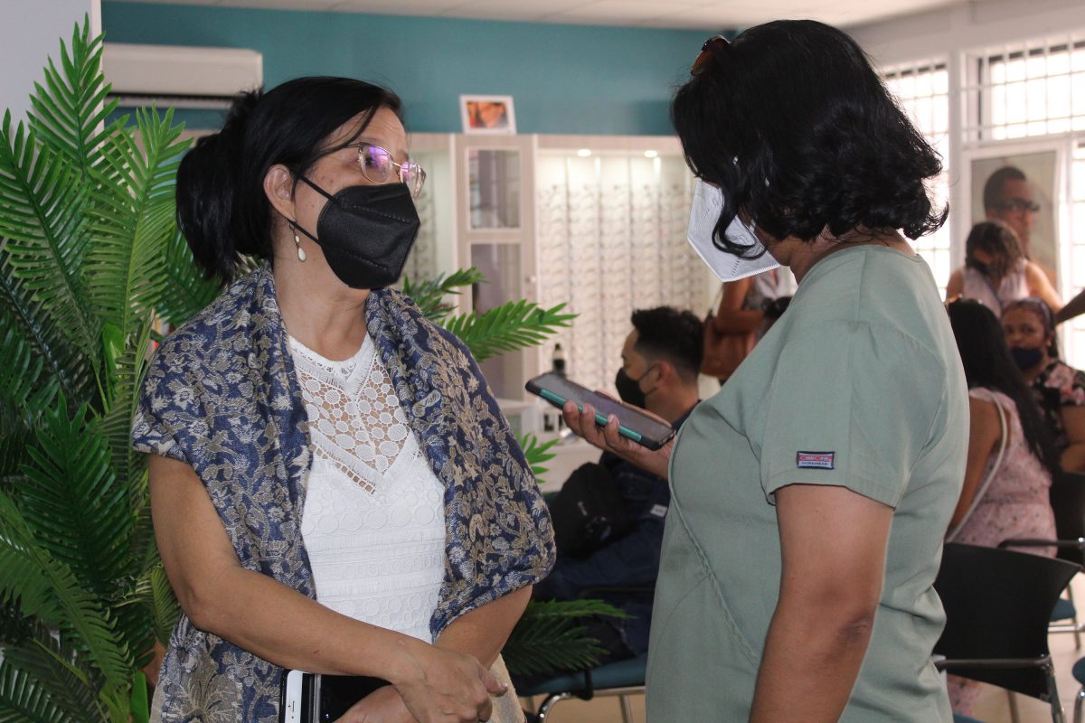 Dr. Michelle Ming (left) interacting with Dr. Vineshri Khirodhar, Medical Director – National Ophthalmology Hospital.