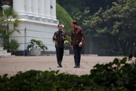Indonesian President Joko Widodo (left) and Dutch Prime Minister Mark Rutte walk during their meeting at the presidential palace in Bogor, Indonesia, October 7, 2019. REUTERS/Willy Kurniawan/File Photo