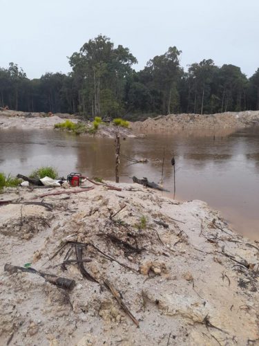 The location where the man’s body was found floating at the Suewanda Backdam, Puruni River, Region Seven
