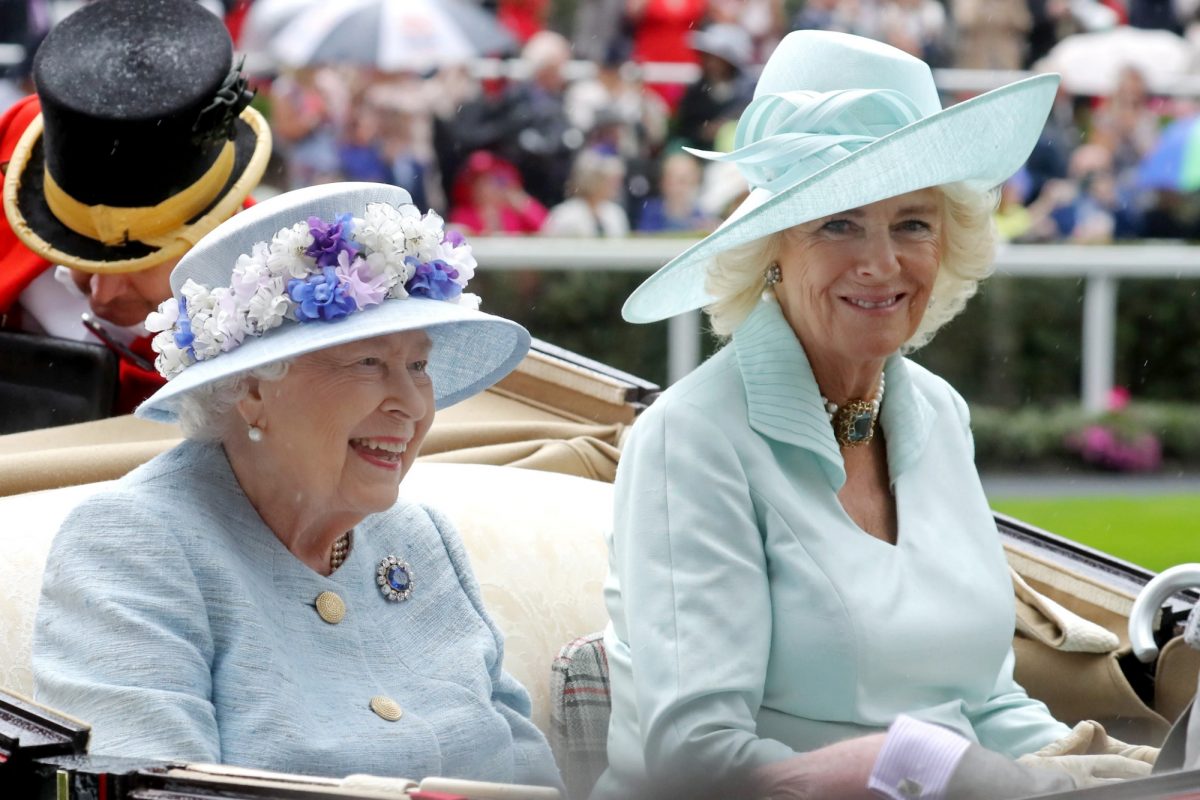 Queen Elizabeth (left) and Camilla (Getty Images) 
