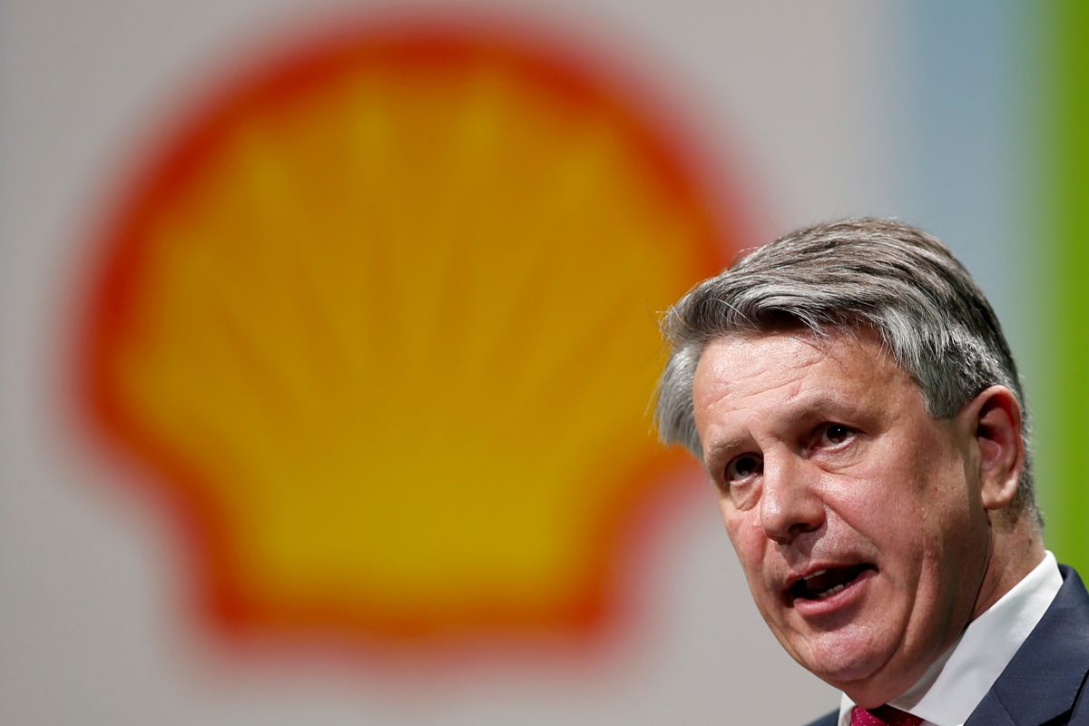FILE PHOTO: Ben van Beurden, chief executive officer of Royal Dutch Shell, speaks during the 26th World Gas Conference in Paris, France, June 2, 2015. REUTERS/Benoit Tessier//File Photo