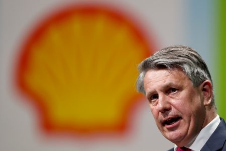 FILE PHOTO: Ben van Beurden, chief executive officer of Royal Dutch Shell, speaks during the 26th World Gas Conference in Paris, France, June 2, 2015. REUTERS/Benoit Tessier//File Photo