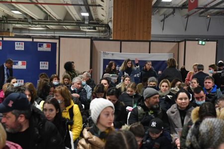 Ukrainians wait for registration by French immigration administration at a refugee welcome center in Paris on March 17, 2022 as the number of refugees fleeing Ukraine since Russia's invasion has grown by more than 100,000 over the past 24 hours, the United Nations says, calling the outflow of more than three million people a "heartbreaking crisis". Photo: AFP