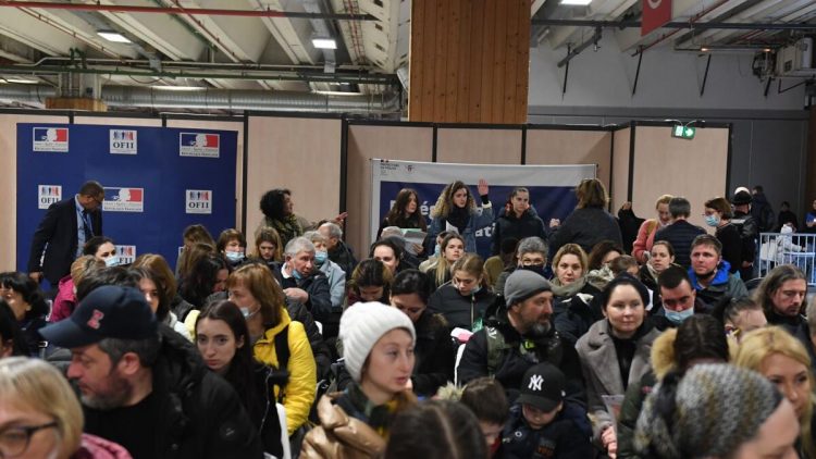 Ukrainians wait for registration by French immigration administration at a refugee welcome center in Paris on March 17, 2022 as the number of refugees fleeing Ukraine since Russia's invasion has grown by more than 100,000 over the past 24 hours, the United Nations says, calling the outflow of more than three million people a "heartbreaking crisis". Photo: AFP