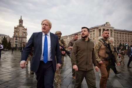 Boris Johnson (left) walking through the streets of Kyiv with Volodymyr Zelensky (second from left) (Photo: Ukrainian Presidency)