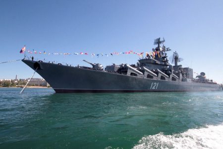 Russian missile cruiser Moskva is moored in the Ukrainian Black Sea port of Sevastopol, Ukraine May 10, 2013. REUTERS/Stringer/File Photo