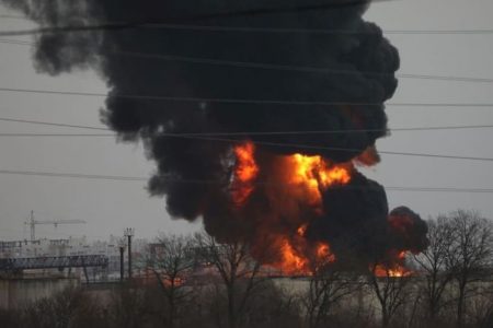 The fuel depot in Belgorod on fire (Reuters photo)