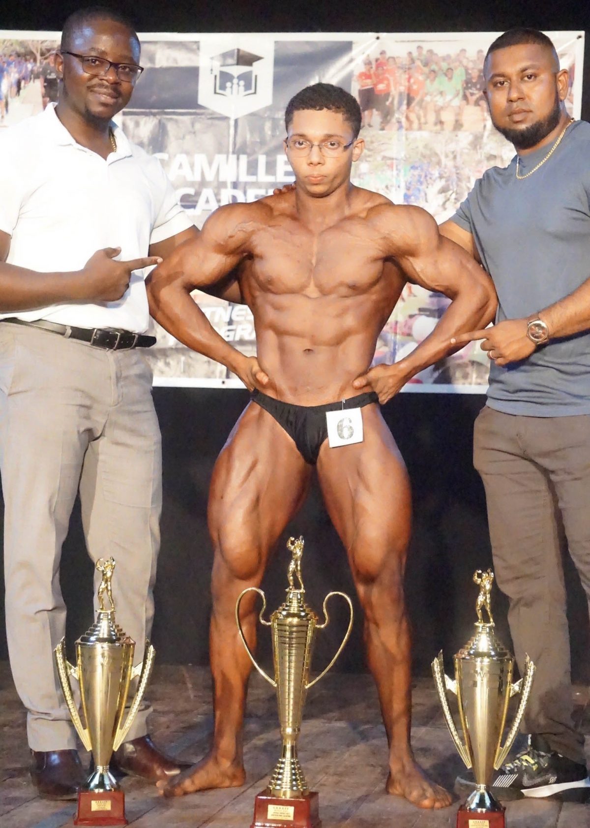 Romeo Hunter won the Junior Bodybuilding segment and also the under-154 class before defeating a game line up of category winners to take the spoils of the overall Novices Champion. (Emmerson Campbell photo)