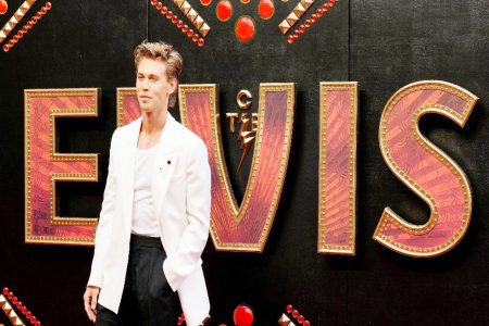 Cast member Austin Butler poses as he arrives at the London screening of 'Elvis' in London, Britain May 31, 2022. REUTERS/Maja Smiejkowska
