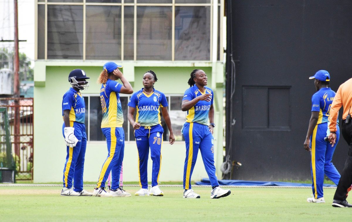 Barbados got their revenge over Jamaica after beating the girls in yellow by 11 runs via the Duckworth Lewis and Stern Method in their rain-affected Super50 match up at the National Stadium, Providence yesterday.
Barbados, batting first were dismissed for an unexpected 121 in 31.4 overs while Jamaica were 106 for nine after 25.3 overs, still 11 runs behind the par score when rain washed out the rest of play.
Chinelle Henry struck three balls into the match as Kycia Knight was bowled for a duck but her twin sister, Kyshona and captain, Hayley Matthews, kept Barbados on par with a 57-run partnership for the second wicket.
Kyshona Knight struck six boundaries and toiled to 50 from 75 balls before she was dismissed by Vanessa Watts. Matthews, on the other hand, was the only other batter to reach double figures with 16 from 20 balls, including three boundaries.
Extras propped up the defending champions’ tally with 25. Stafanie Taylor was the pick of the bowlers with 3-13 from 5.4 overs while Jody-Ann Brown (2-20), Watts (2-24) and Henry (2-25) supported.
Matthews returned to save her side by striking twice in the 23rd over to push Barbados ahead, removing Neisha Ann Waisom and Charline Howell to end with 3-16.
Aaliyah Williams also pegged Jamaica’s scoring back with 3-16 from seven overs. Rashada Williams top scored with 29 from 41 balls, her innings featuring five boundaries while Henry was left unbeaten on 28 from 37 balls.
Taylor was the only batter to reach double figures with 13 runs from 27 balls while extras accounted for 13.
Today, hosts Guyana will battle Trinidad and Tobago at the same venue.
